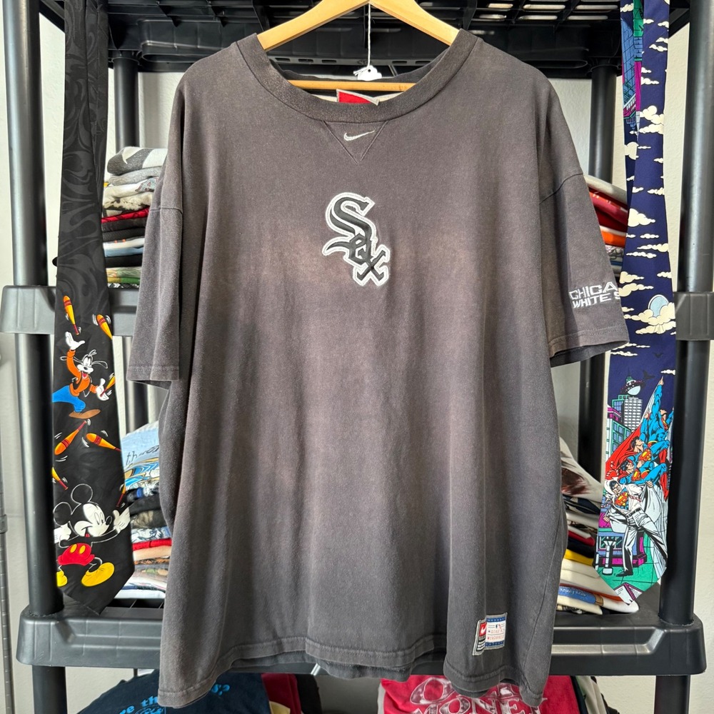 Y2K Faded Black Nike Chicago White Sox Graphic T-Shirt XXL Light Marks